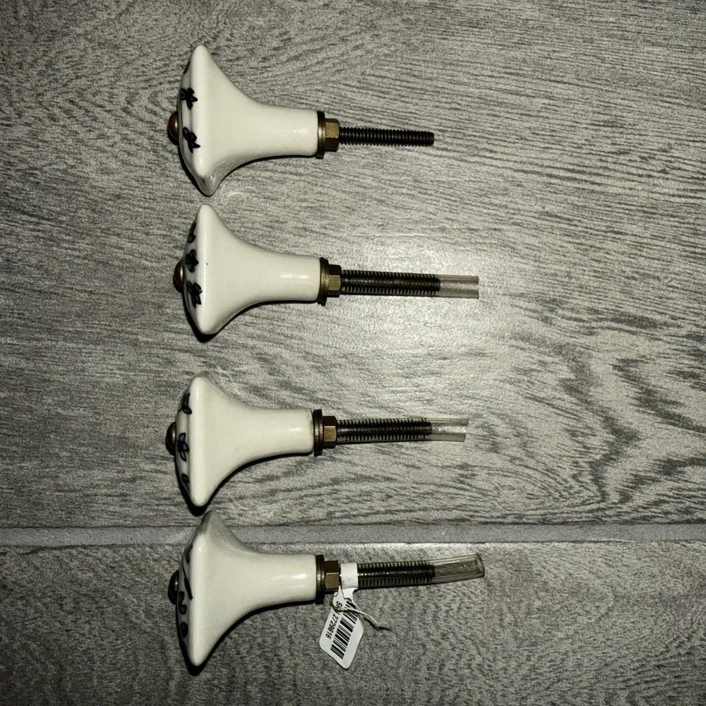 Pier 1 Cabinet Pull Ceramic Leaf Pattern Set Of 4